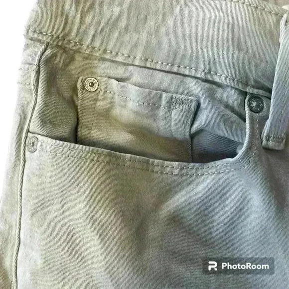 Signature Levi Strauss Mid Rise Straight Jeans - Picture 6 of 10